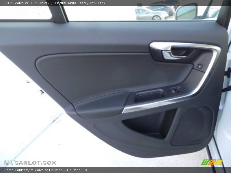 Crystal White Pearl / Off-Black 2015 Volvo V60 T5 Drive-E