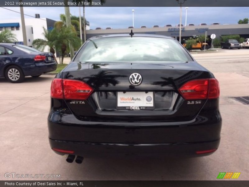 Black / Titan Black 2012 Volkswagen Jetta SE Sedan