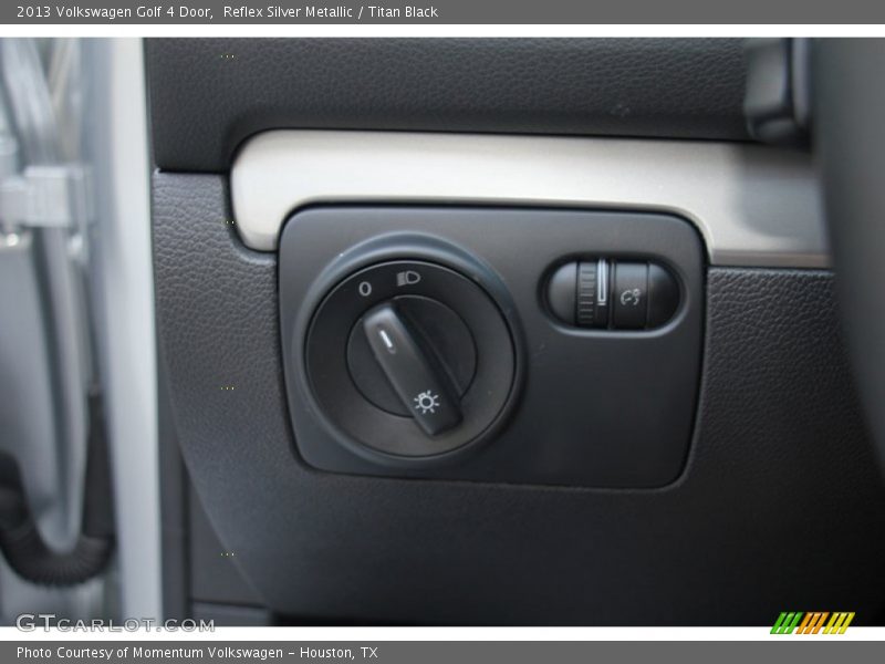 Reflex Silver Metallic / Titan Black 2013 Volkswagen Golf 4 Door