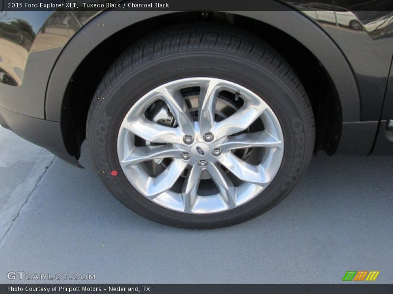Tuxedo Black / Charcoal Black 2015 Ford Explorer XLT