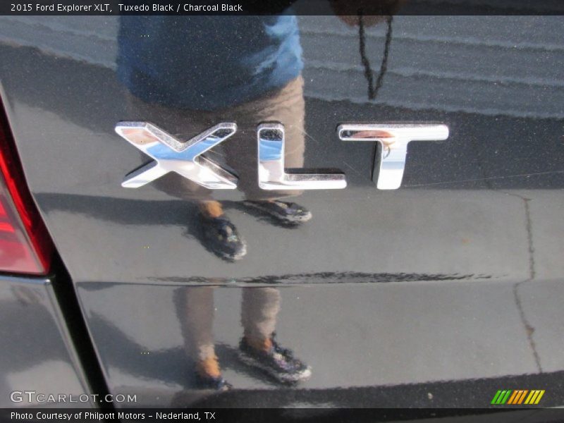 Tuxedo Black / Charcoal Black 2015 Ford Explorer XLT