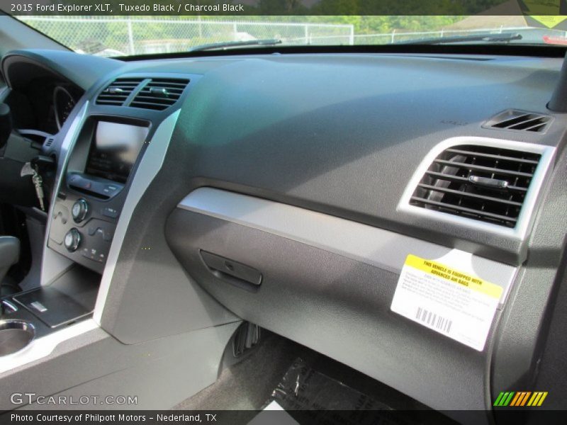 Tuxedo Black / Charcoal Black 2015 Ford Explorer XLT