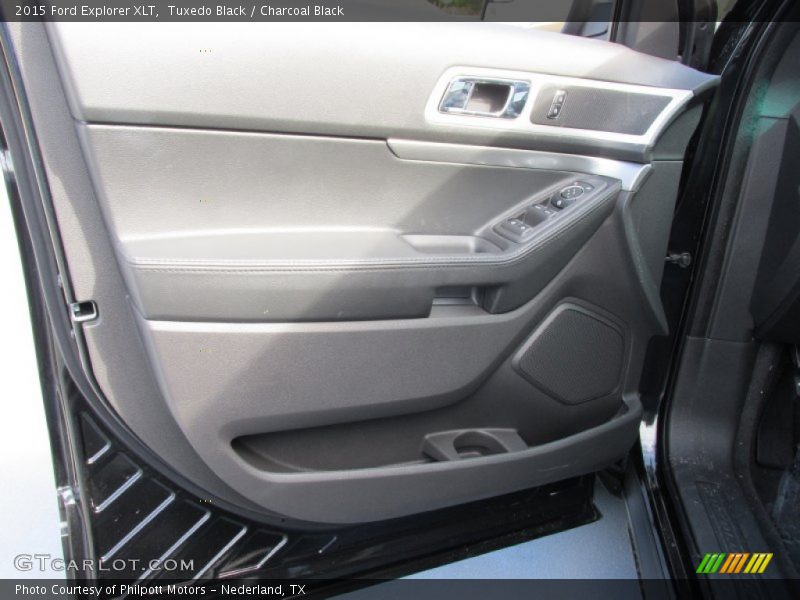 Tuxedo Black / Charcoal Black 2015 Ford Explorer XLT
