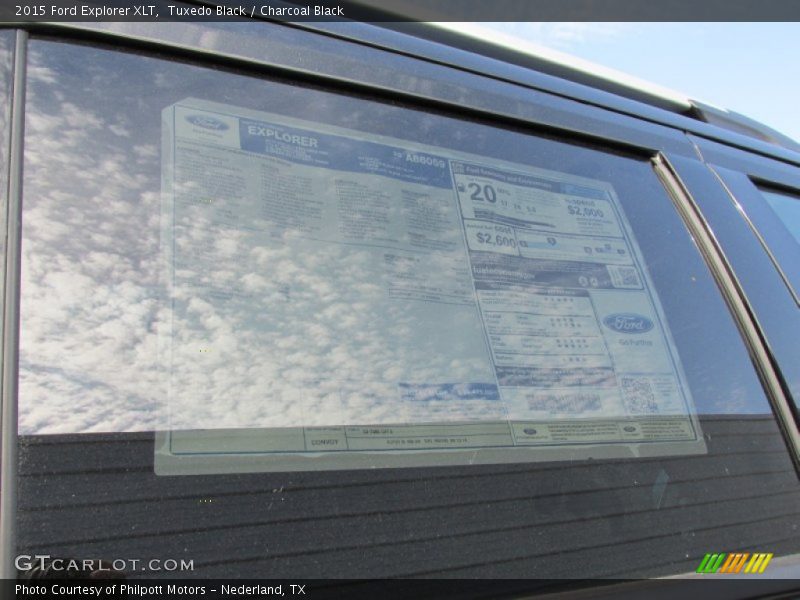 Tuxedo Black / Charcoal Black 2015 Ford Explorer XLT