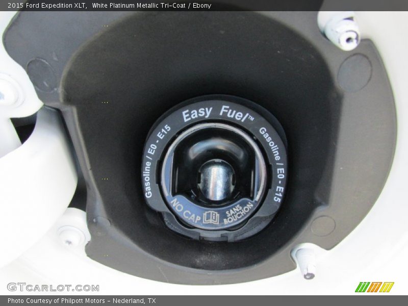 White Platinum Metallic Tri-Coat / Ebony 2015 Ford Expedition XLT