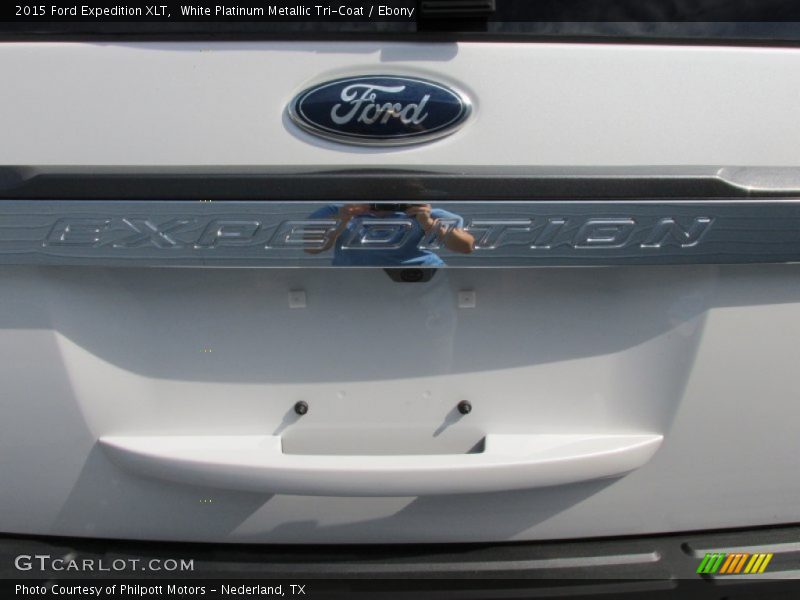 White Platinum Metallic Tri-Coat / Ebony 2015 Ford Expedition XLT