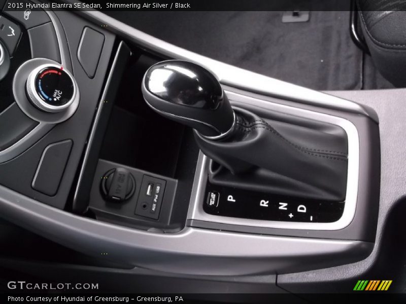 Shimmering Air Silver / Black 2015 Hyundai Elantra SE Sedan