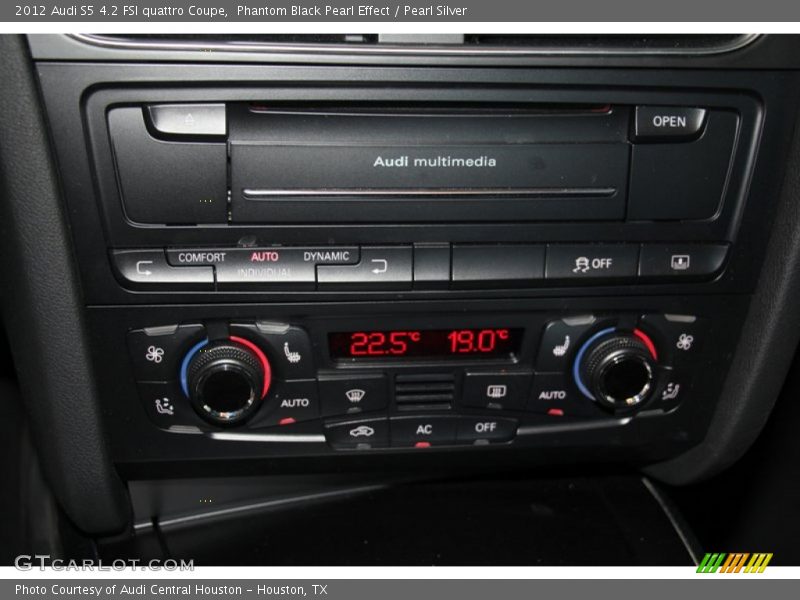 Phantom Black Pearl Effect / Pearl Silver 2012 Audi S5 4.2 FSI quattro Coupe