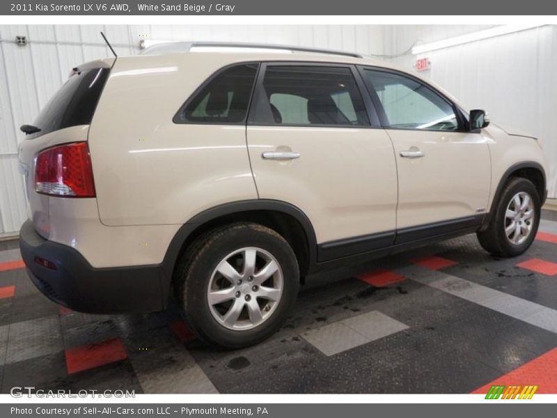 White Sand Beige / Gray 2011 Kia Sorento LX V6 AWD