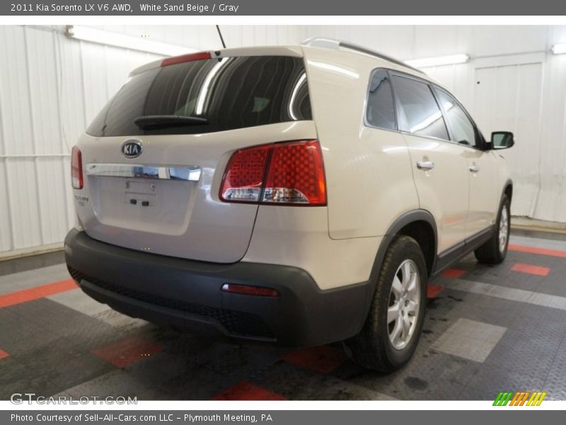 White Sand Beige / Gray 2011 Kia Sorento LX V6 AWD