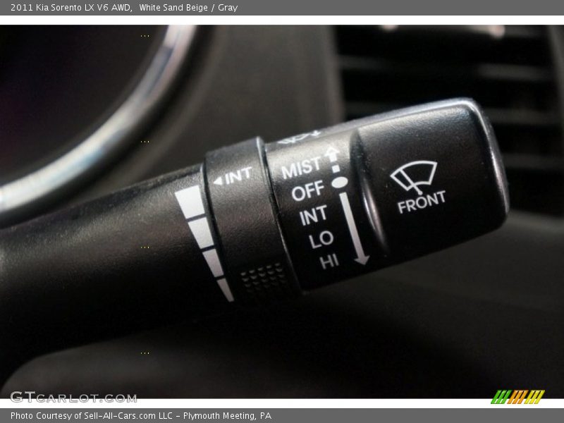 White Sand Beige / Gray 2011 Kia Sorento LX V6 AWD