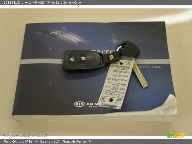 White Sand Beige / Gray 2011 Kia Sorento LX V6 AWD