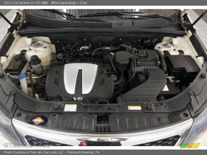 White Sand Beige / Gray 2011 Kia Sorento LX V6 AWD