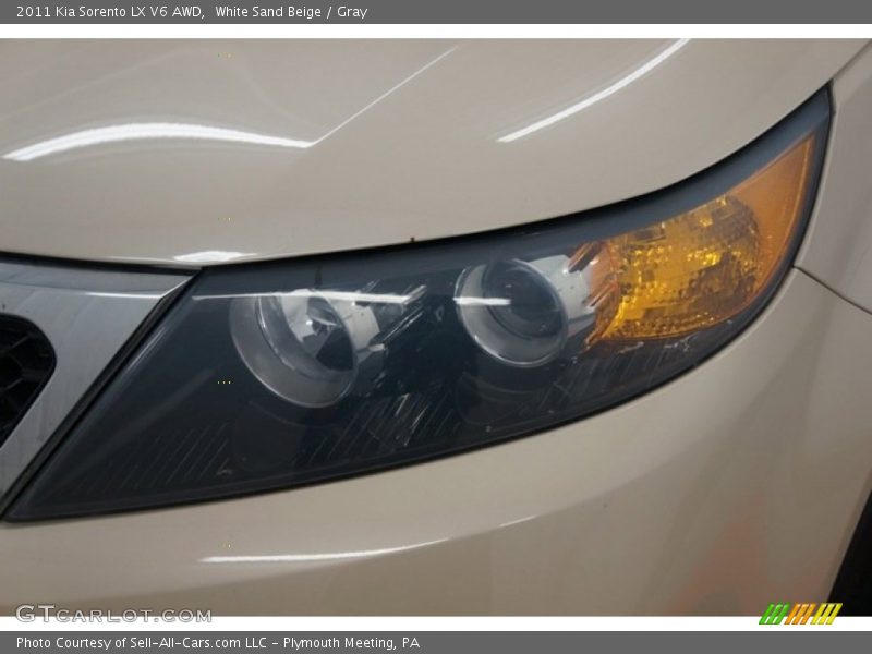 White Sand Beige / Gray 2011 Kia Sorento LX V6 AWD