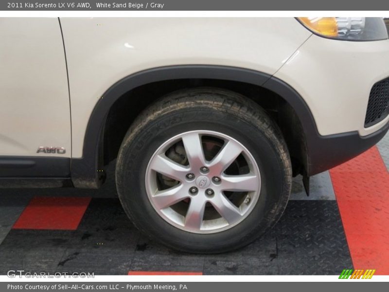 White Sand Beige / Gray 2011 Kia Sorento LX V6 AWD