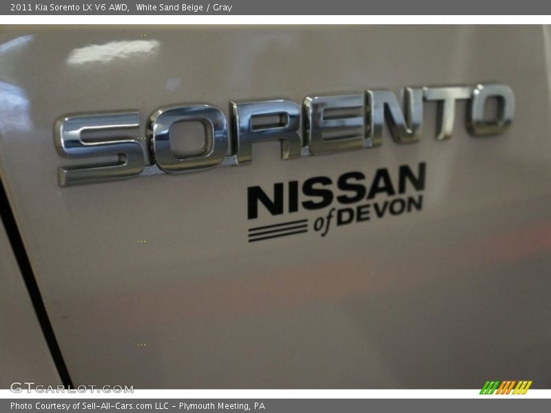 White Sand Beige / Gray 2011 Kia Sorento LX V6 AWD