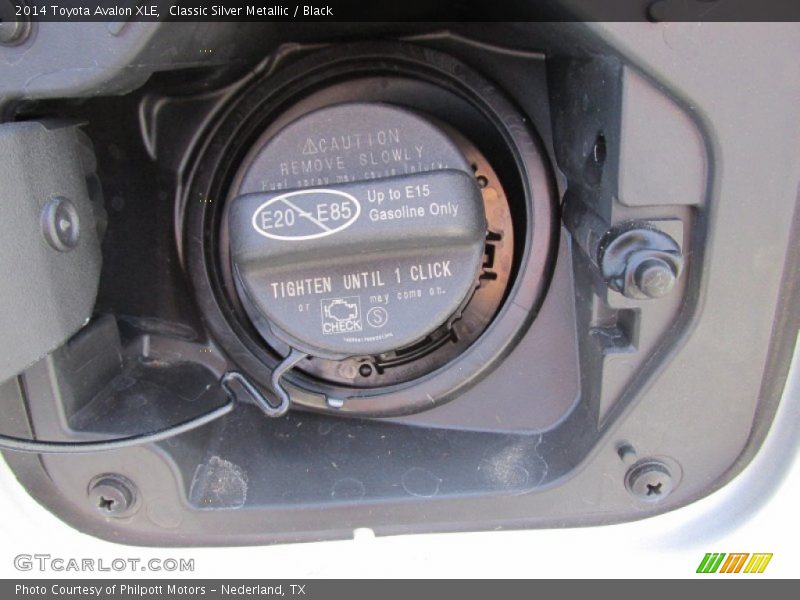 Classic Silver Metallic / Black 2014 Toyota Avalon XLE
