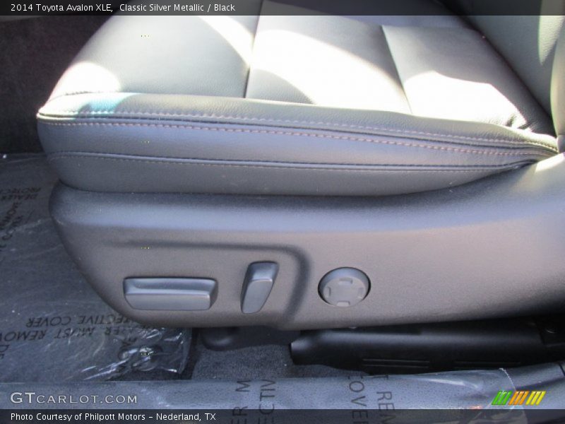 Classic Silver Metallic / Black 2014 Toyota Avalon XLE