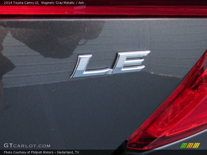 Magnetic Gray Metallic / Ash 2014 Toyota Camry LE