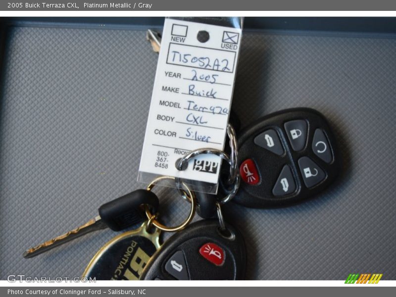 Platinum Metallic / Gray 2005 Buick Terraza CXL
