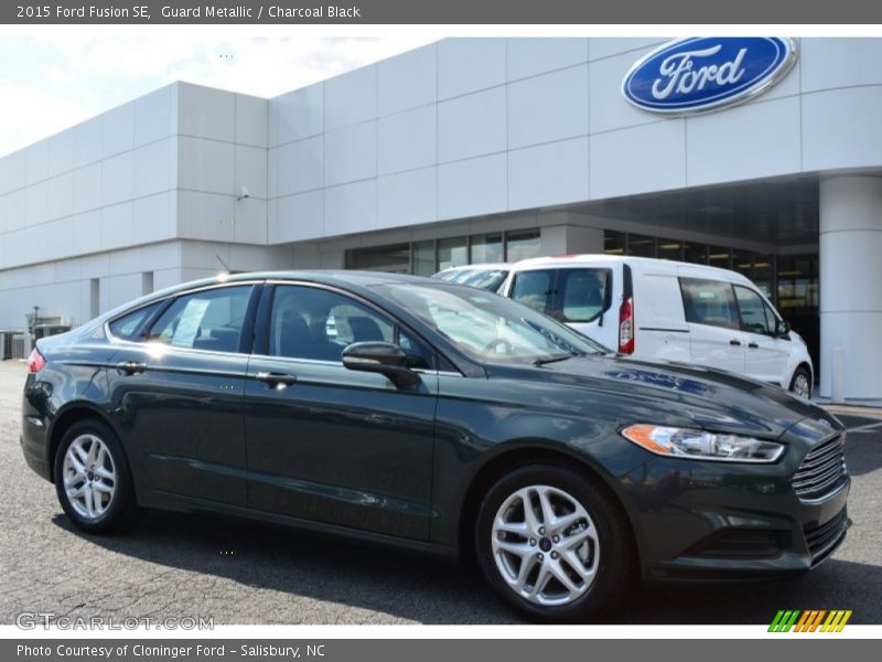 Guard Metallic / Charcoal Black 2015 Ford Fusion SE