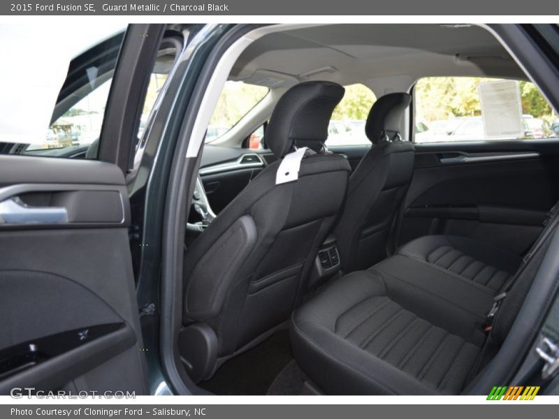 Guard Metallic / Charcoal Black 2015 Ford Fusion SE