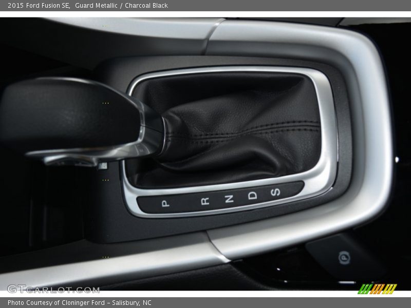 Guard Metallic / Charcoal Black 2015 Ford Fusion SE