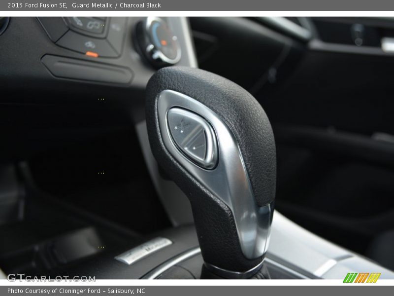 Guard Metallic / Charcoal Black 2015 Ford Fusion SE