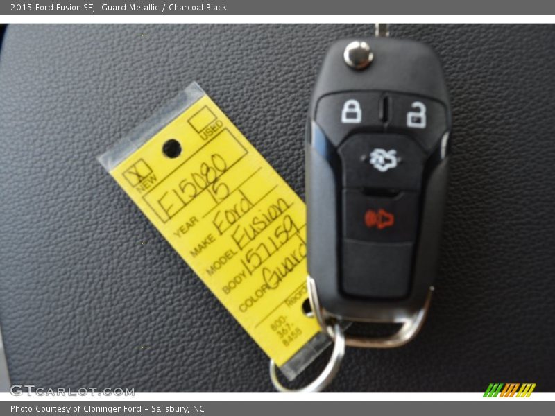 Guard Metallic / Charcoal Black 2015 Ford Fusion SE