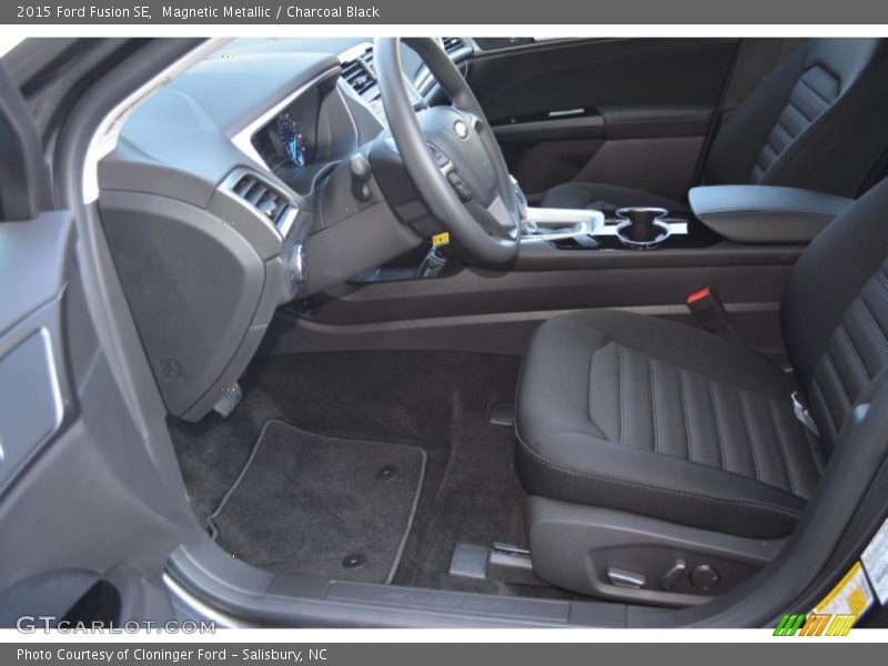 Magnetic Metallic / Charcoal Black 2015 Ford Fusion SE