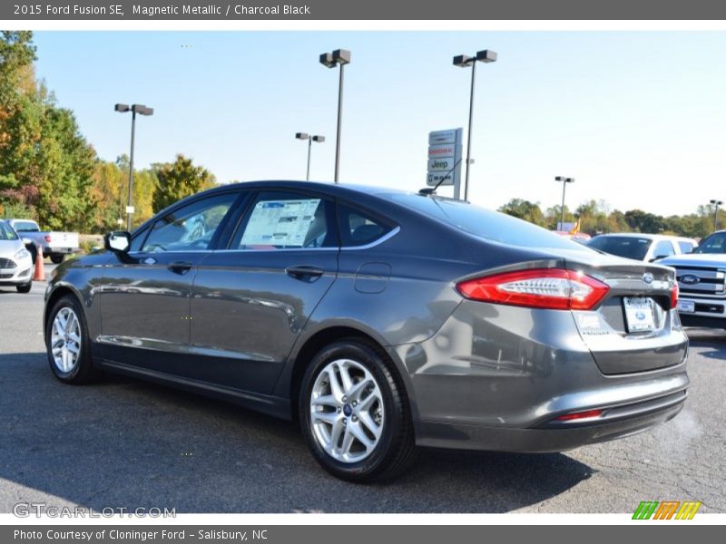 Magnetic Metallic / Charcoal Black 2015 Ford Fusion SE