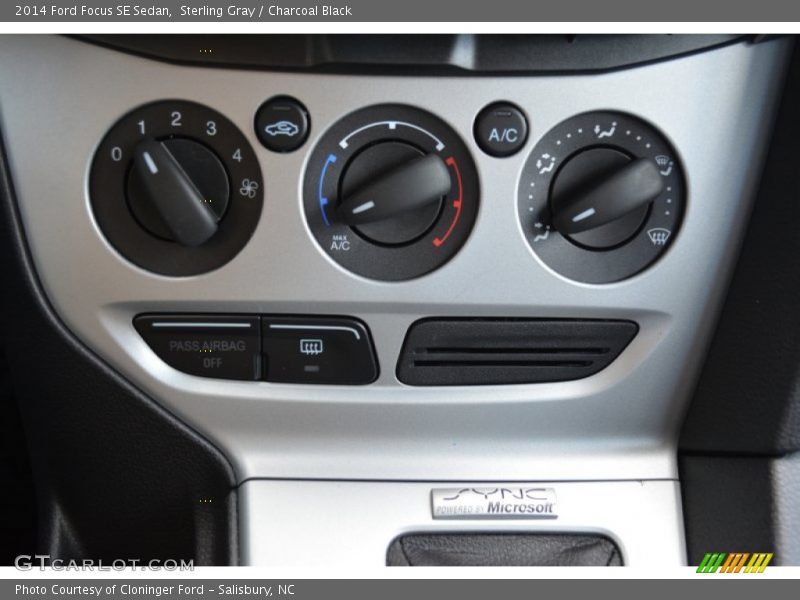 Sterling Gray / Charcoal Black 2014 Ford Focus SE Sedan