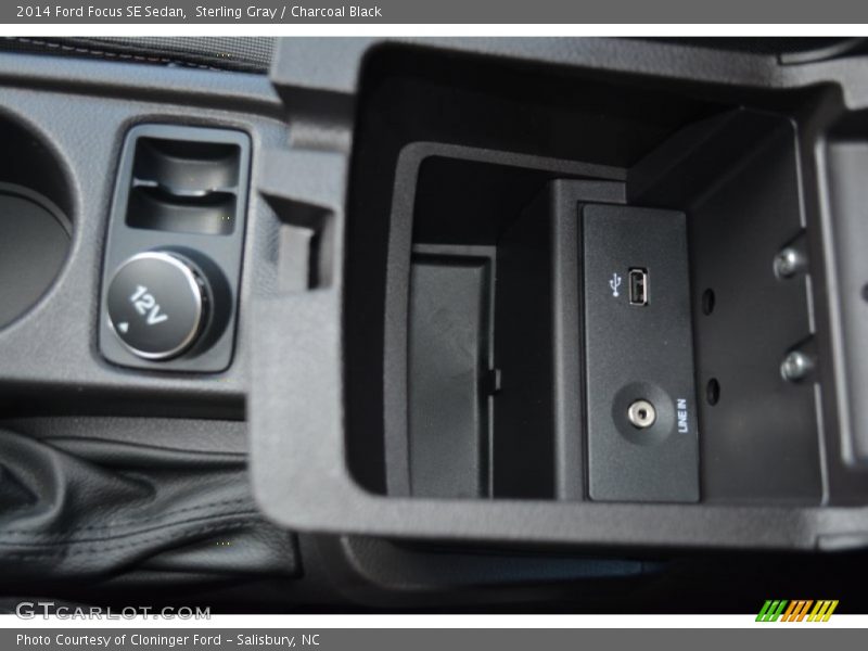 Sterling Gray / Charcoal Black 2014 Ford Focus SE Sedan