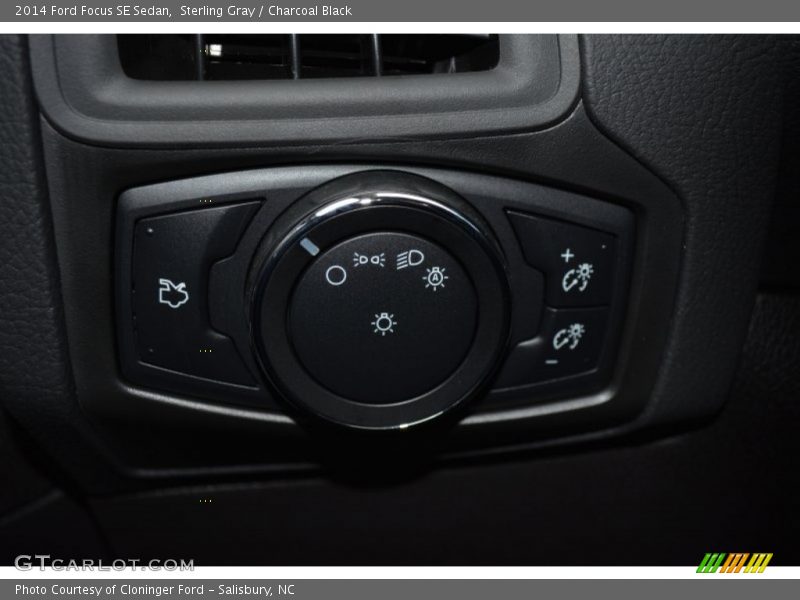 Sterling Gray / Charcoal Black 2014 Ford Focus SE Sedan
