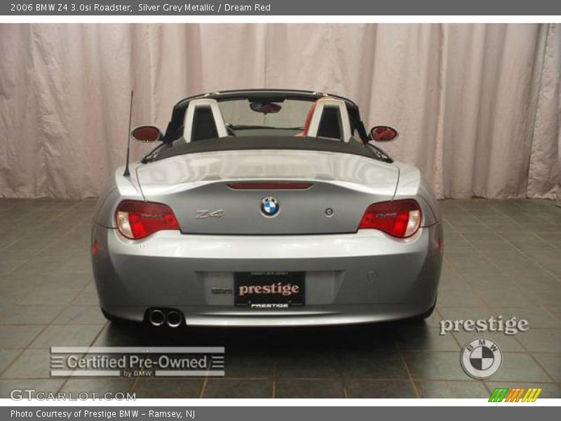 Silver Grey Metallic / Dream Red 2006 BMW Z4 3.0si Roadster