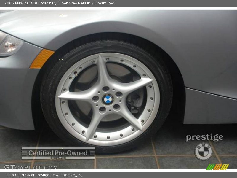 Silver Grey Metallic / Dream Red 2006 BMW Z4 3.0si Roadster