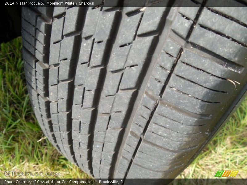 Moonlight White / Charcoal 2014 Nissan Rogue S