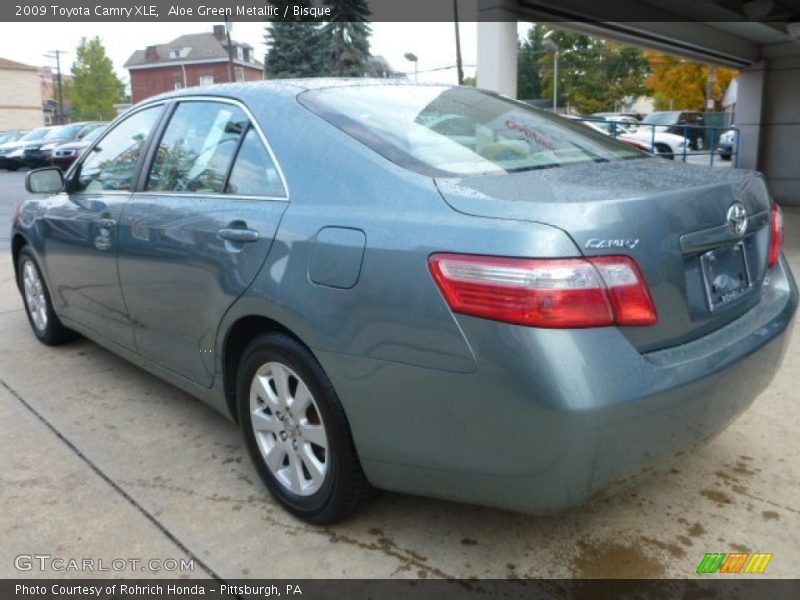 Aloe Green Metallic / Bisque 2009 Toyota Camry XLE