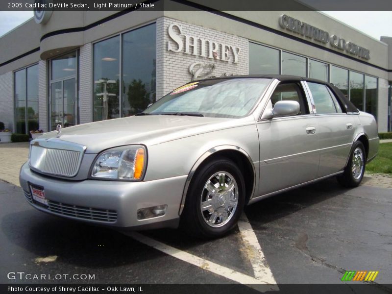 Light Platinum / Shale 2005 Cadillac DeVille Sedan