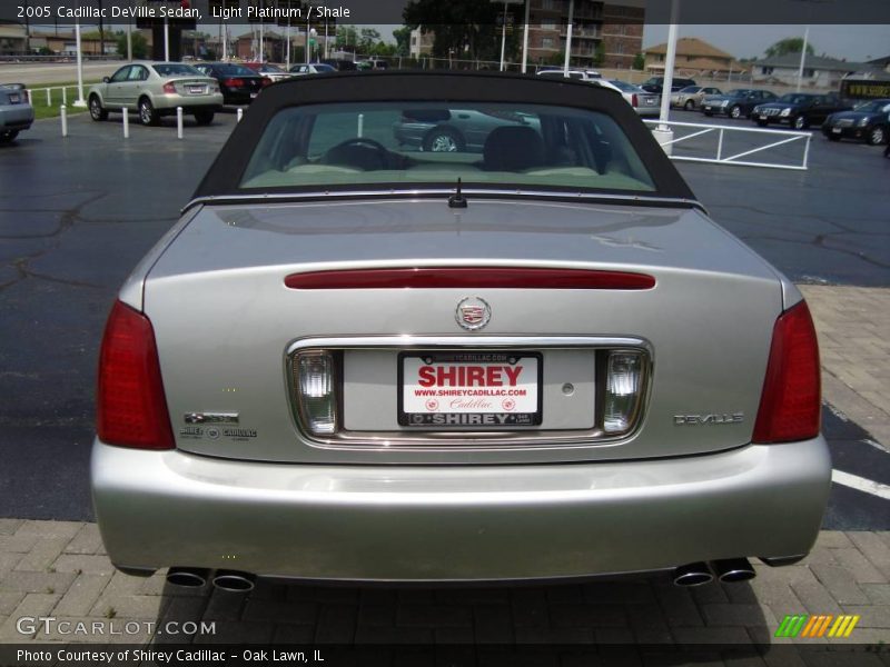 Light Platinum / Shale 2005 Cadillac DeVille Sedan