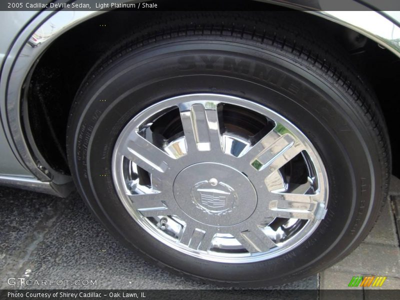 Light Platinum / Shale 2005 Cadillac DeVille Sedan
