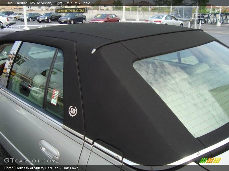 Light Platinum / Shale 2005 Cadillac DeVille Sedan