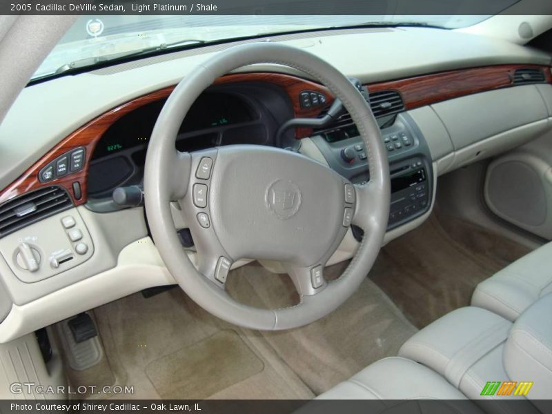 Light Platinum / Shale 2005 Cadillac DeVille Sedan