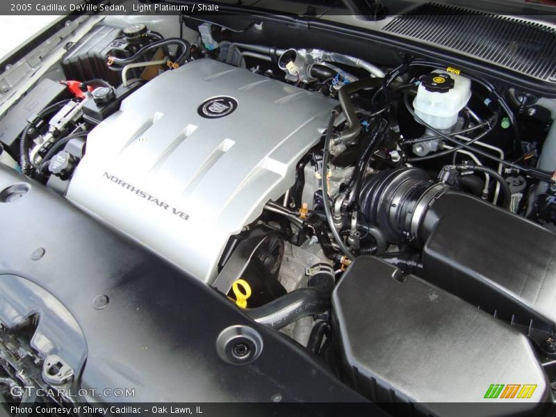 Light Platinum / Shale 2005 Cadillac DeVille Sedan