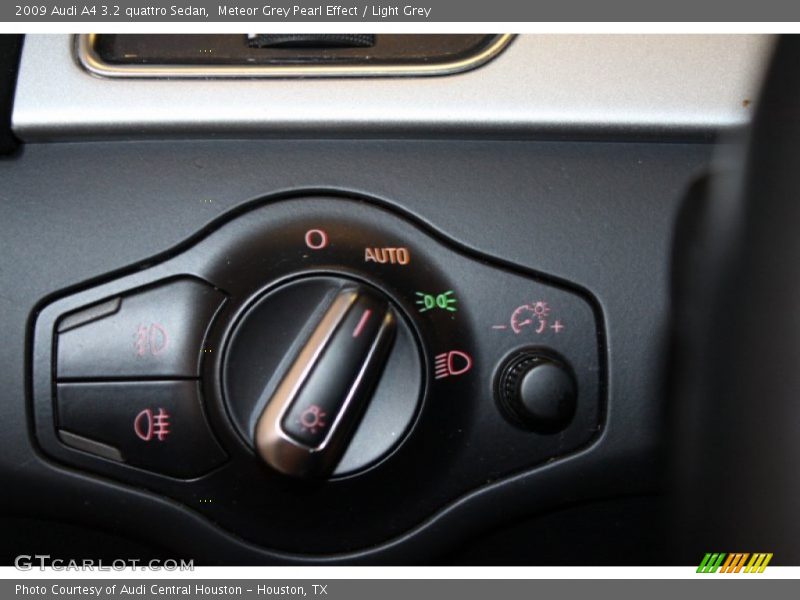 Meteor Grey Pearl Effect / Light Grey 2009 Audi A4 3.2 quattro Sedan