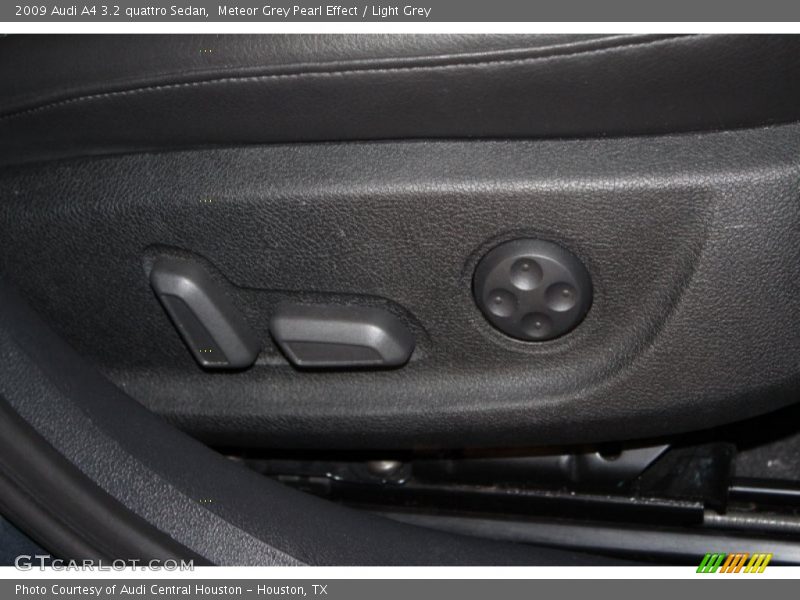 Meteor Grey Pearl Effect / Light Grey 2009 Audi A4 3.2 quattro Sedan