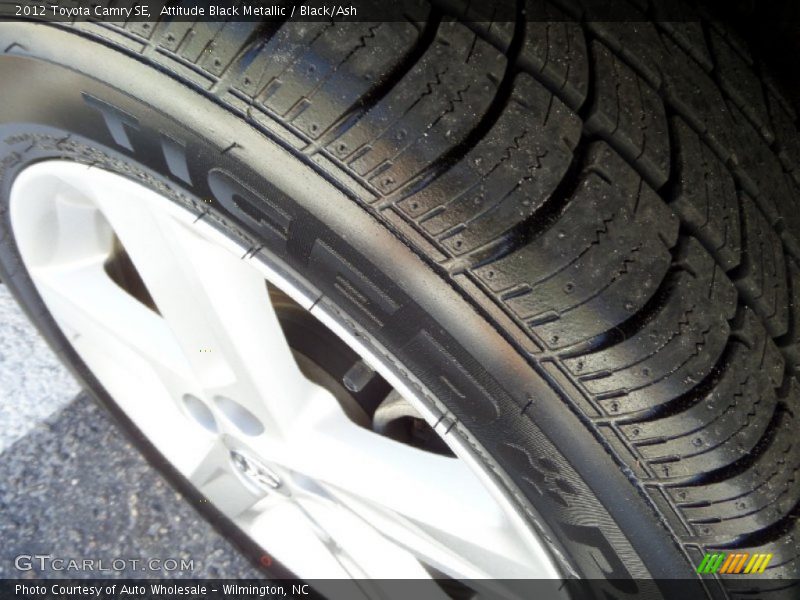 Attitude Black Metallic / Black/Ash 2012 Toyota Camry SE