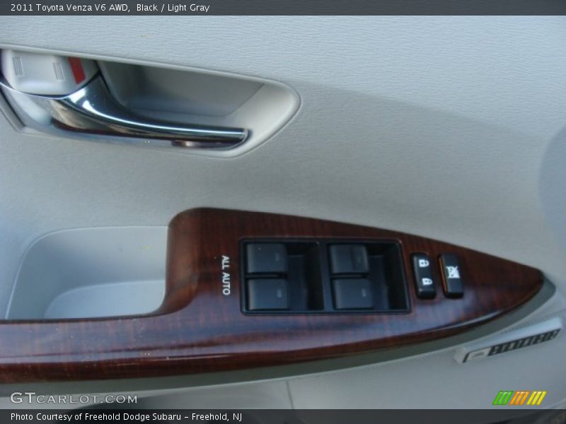 Black / Light Gray 2011 Toyota Venza V6 AWD