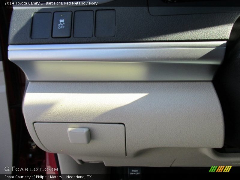 Barcelona Red Metallic / Ivory 2014 Toyota Camry L