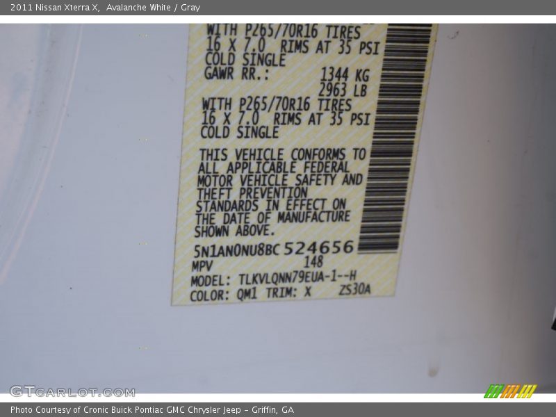 Avalanche White / Gray 2011 Nissan Xterra X